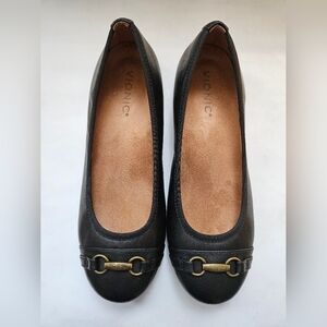Vionic Women's Delanie Black Flats Size 8